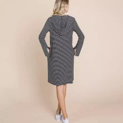JEANS Hupparit></noscript>Culture Code Londyn raidallinen trikoomekko musta