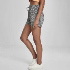 JEANS Shortsit Ja Caprit>Urban Classics AOP Viscose Resort shortsit bandana/kuvioitu